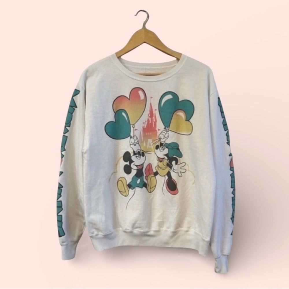Disney Women’s Size Medium Sweatshirt Mickey and Minnie Crewneck